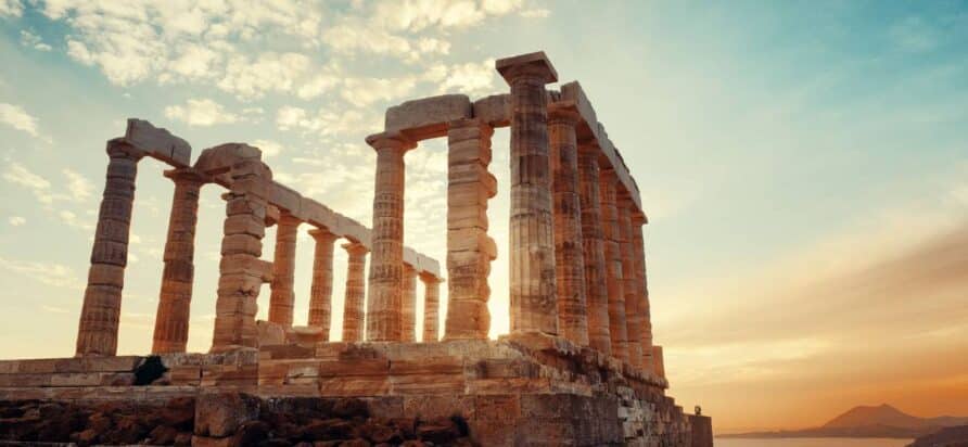 5 Must-Visit Attractions Near Athens for Motorhome Travelers